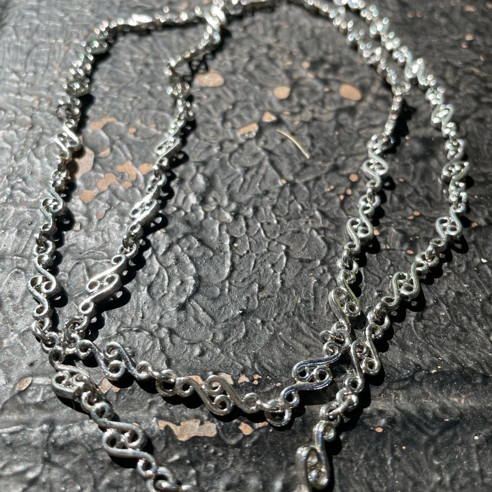 Monet 26@ chain so pretty /vintage